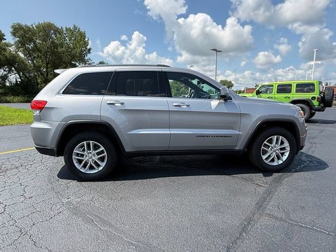 Used 2018 Jeep Grand Cherokee Laredo AWD/4WD image 6
