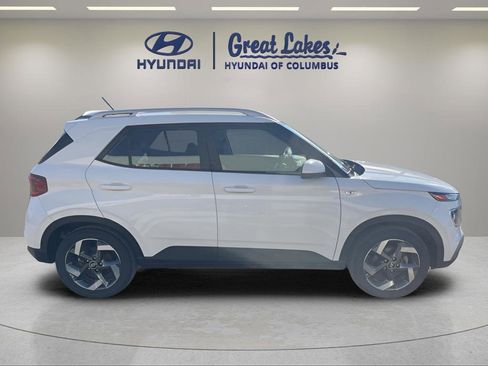 Used 2023 Hyundai Venue SEL image 7