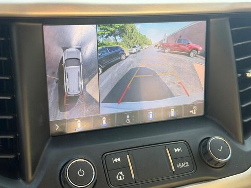 Used 2020 GMC Acadia Denali w/ Technology Package AWD/4WD image 22