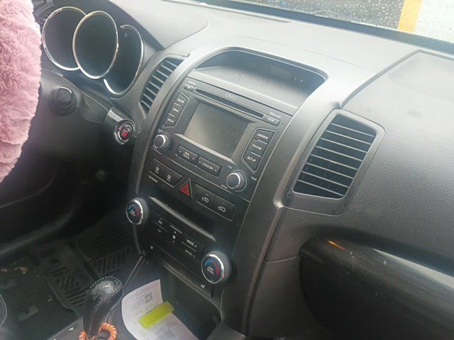 Used 2013 Kia Sorento EX AWD/4WD image 40