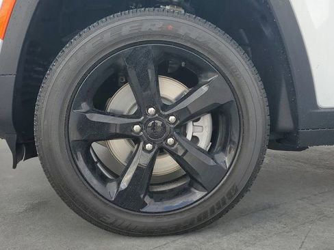 New 2025 Jeep Grand Cherokee L Altitude image 7