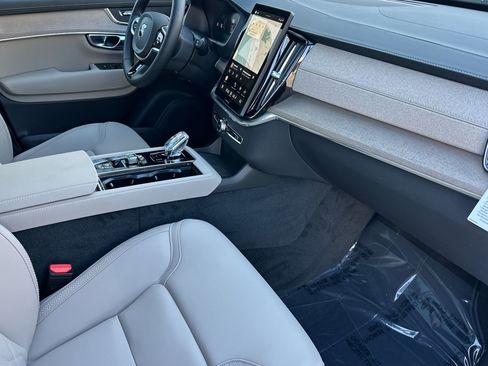 New 2026 Volvo XC90 B6 Core image 13