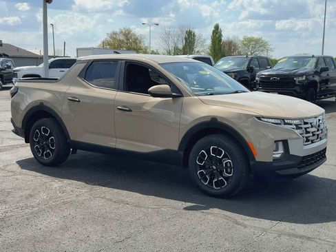 Used 2023 Hyundai Santa Cruz SEL FWD image 2