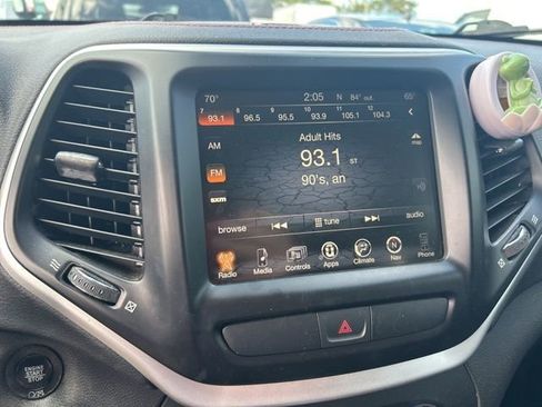 Used 2017 Jeep Cherokee Trailhawk w/ Comfort/Convenience Group image 15