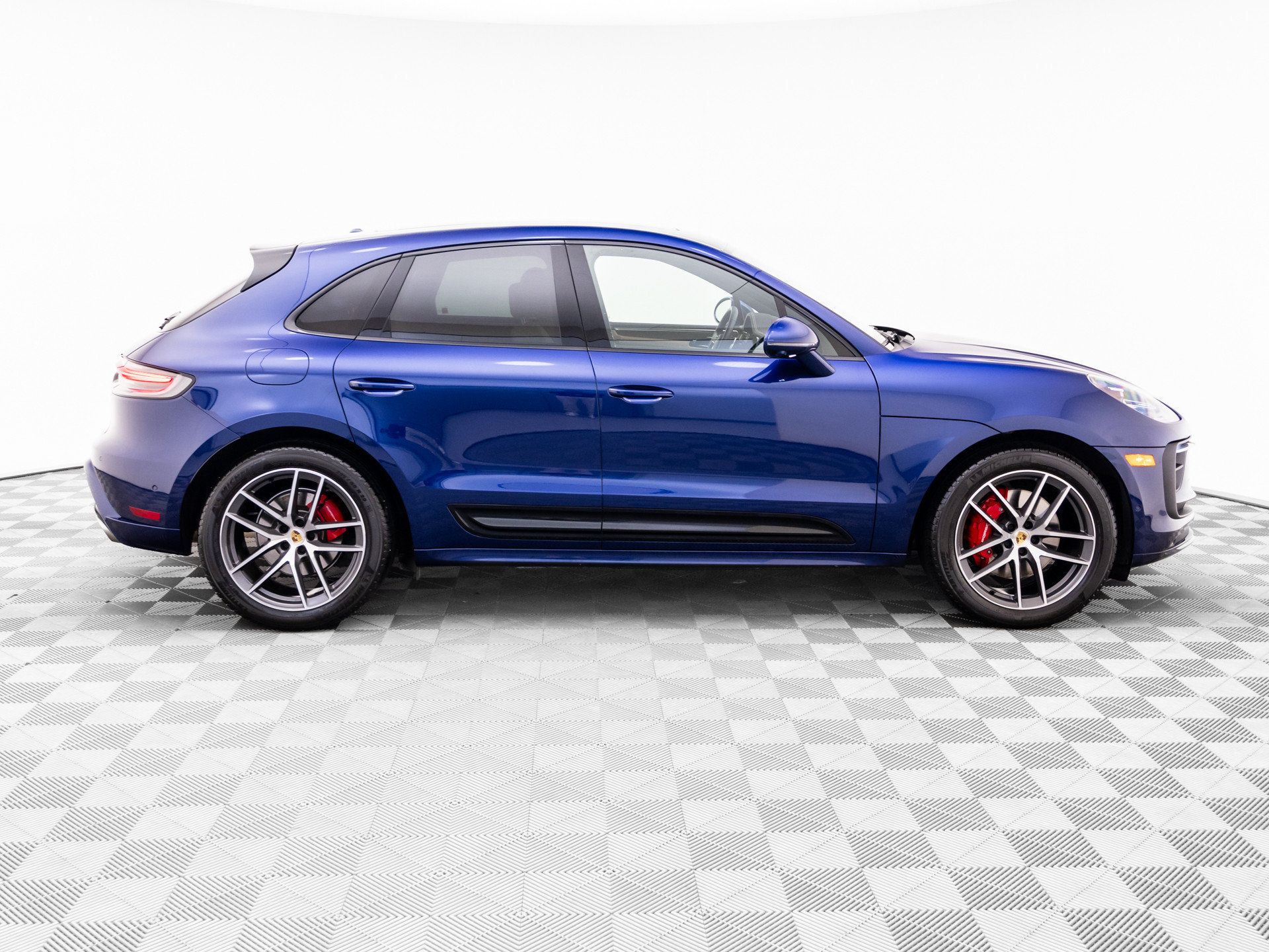 Used 2024 Porsche Macan S AWD/4WD image 7