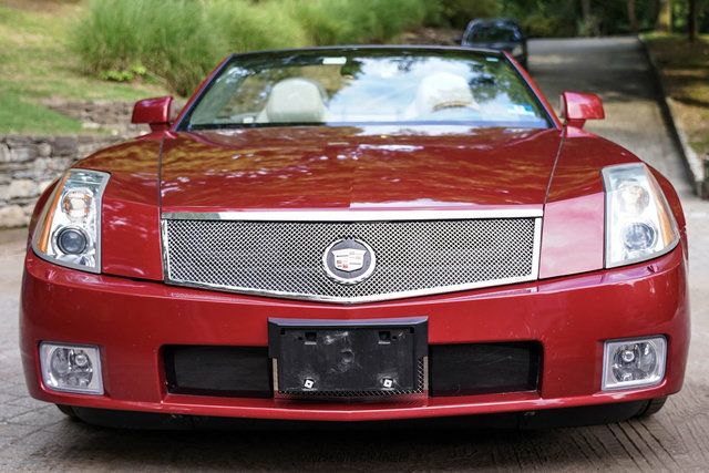 Used 2004 Cadillac XLR RWD image 13