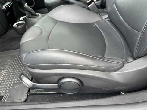 Used 2011 MINI Cooper S image 22