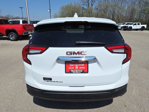 Used 2023 GMC Terrain SLE image 7