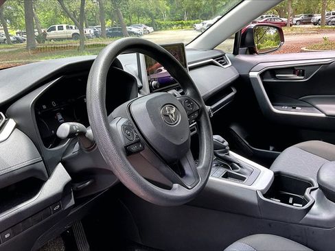 Used 2025 Toyota RAV4 XLE w/ Convenience Package FWD image 14