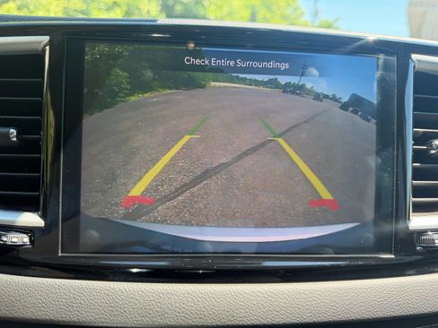 Used 2024 Chrysler Pacifica Touring-L FWD image 49
