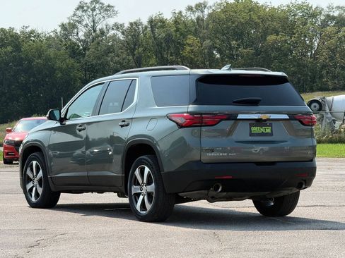 Used 2023 Chevrolet Traverse LT w/ LT Premium Package AWD/4WD image 2