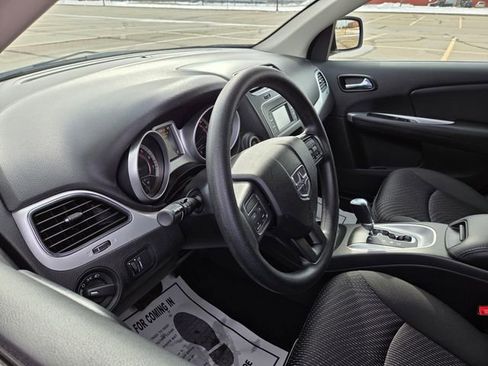 Used 2018 Dodge Journey SE image 26