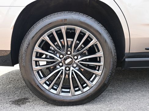 Used 2025 Cadillac Escalade Sport Platinum image 9