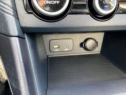 Used 2022 Subaru Crosstrek 2.0i image 24