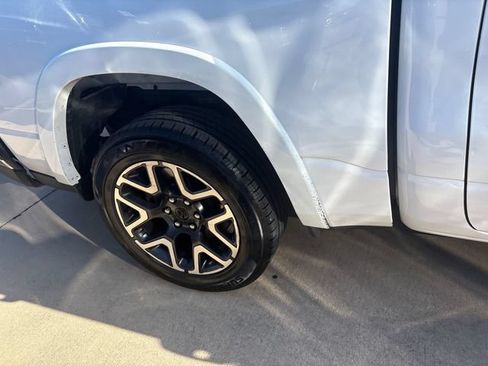 Used 2025 RAM 1500 Laramie AWD/4WD image 6