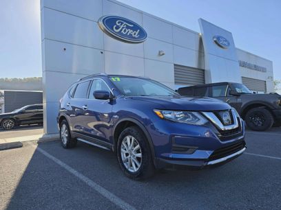 Used 2017 Nissan Rogue SV