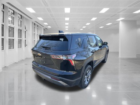 Used 2026 Chevrolet Equinox LT w/ Convenience Package II image 5