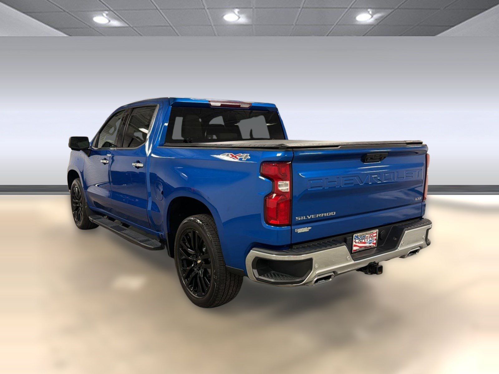 Used 2023 Chevrolet Silverado 1500 LTZ AWD/4WD image 2