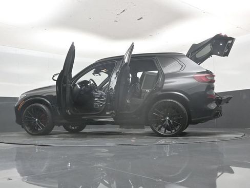 Used 2022 BMW X5 M50i w/ Executive Package AWD/4WD image 61