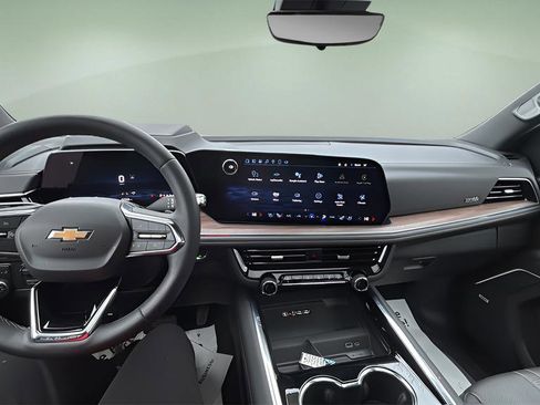 Used 2025 Chevrolet Tahoe High Country w/ Sun And Tow Package image 20