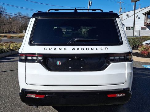 Used 2024 Jeep Grand Wagoneer L Series II w/ Quick Order Packagew 28T image 5