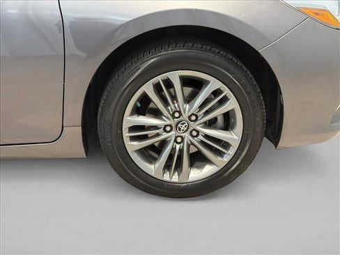 Used 2017 Toyota Camry SE image 24