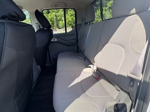 Used 2018 Nissan Frontier SV w/ Value Truck Package image 10