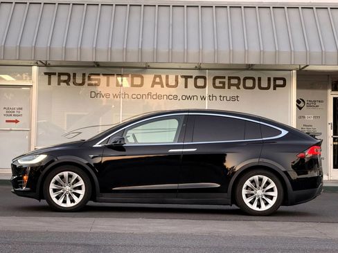 Used 2018 Tesla Model X 75D AWD/4WD image 6