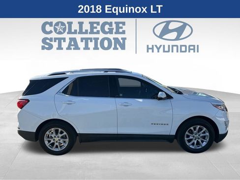 Used 2018 Chevrolet Equinox LT w/ Sun & Infotainment Package image 2