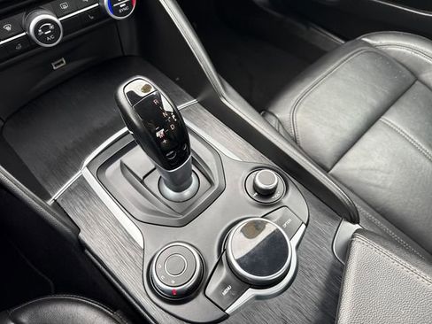 Used 2019 Alfa Romeo Giulia w/ Cold Weather Package RWD image 25