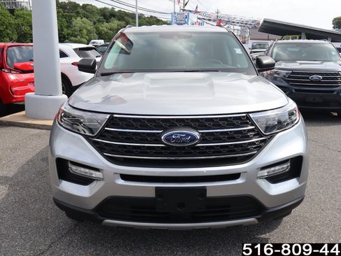 Used 2022 Ford Explorer XLT w/ Equipment Group 202A image 5
