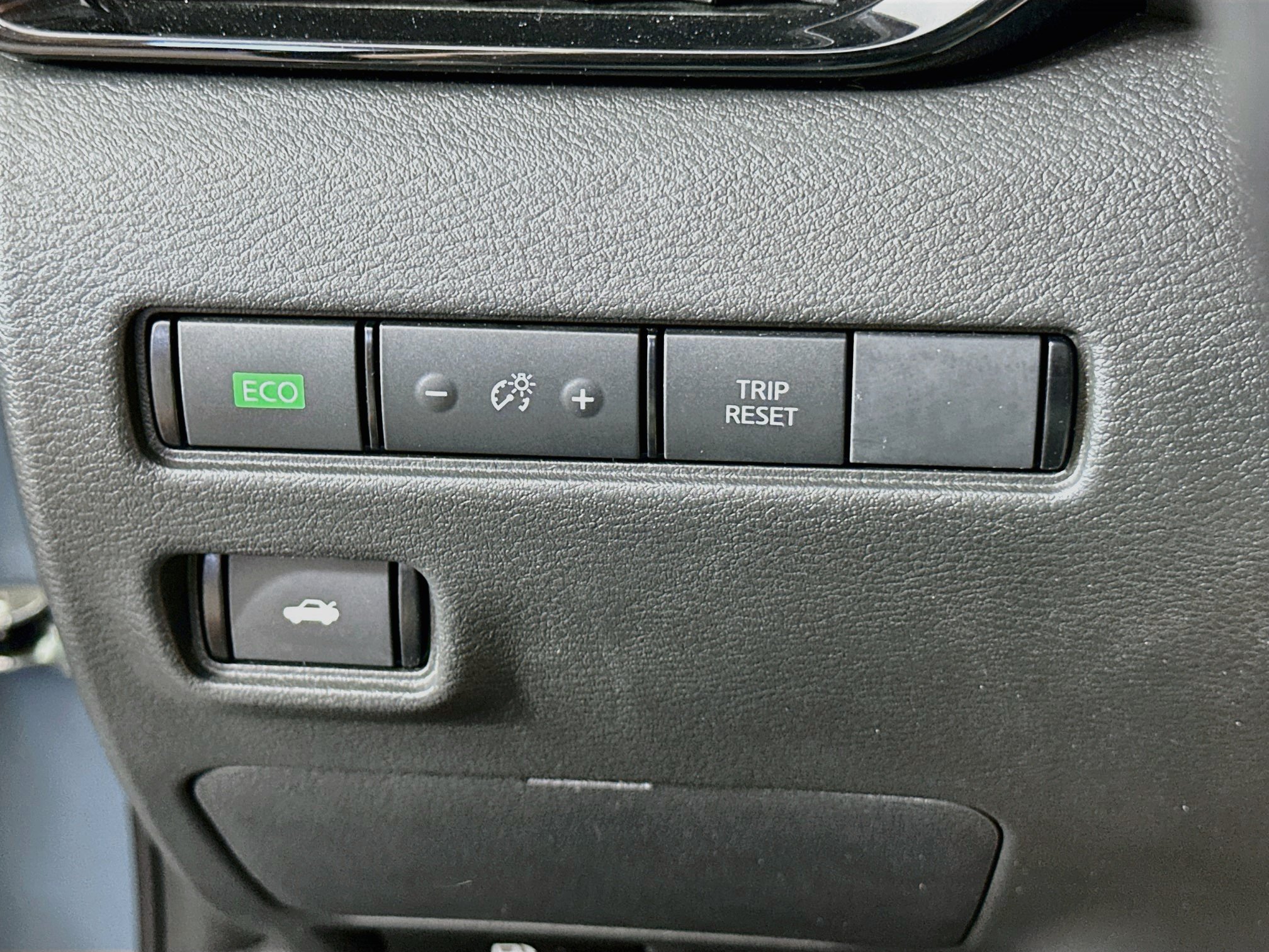 Used 2025 Nissan Sentra SR FWD image 16