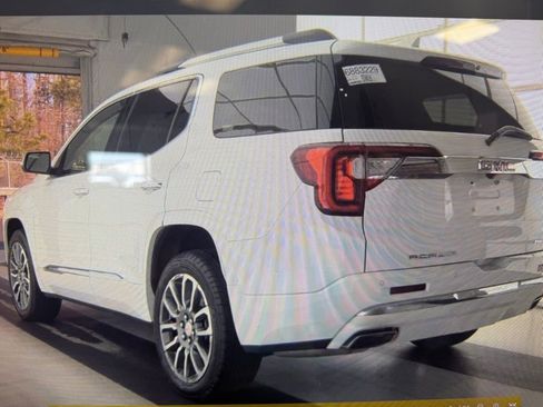 Used 2023 GMC Acadia Denali image 8