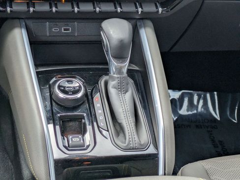 Used 2025 Chevrolet Colorado ZR2 w/ Technology Package image 20