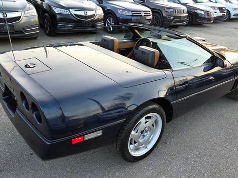 Used 1989 Chevrolet Corvette Convertible RWD image 16
