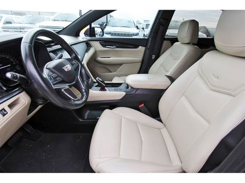 Used 2018 Cadillac XT5 FWD image 6