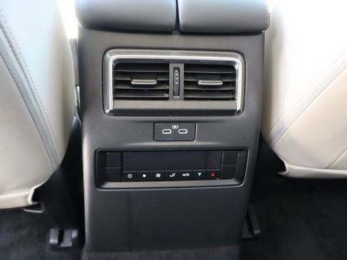 Used 2024 MAZDA CX-90 Plug-In Hybrid w/ Preferred AWD/4WD image 17
