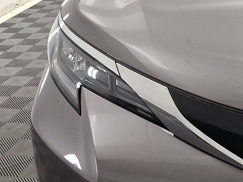 Certified 2024 Toyota Sienna LE image 27