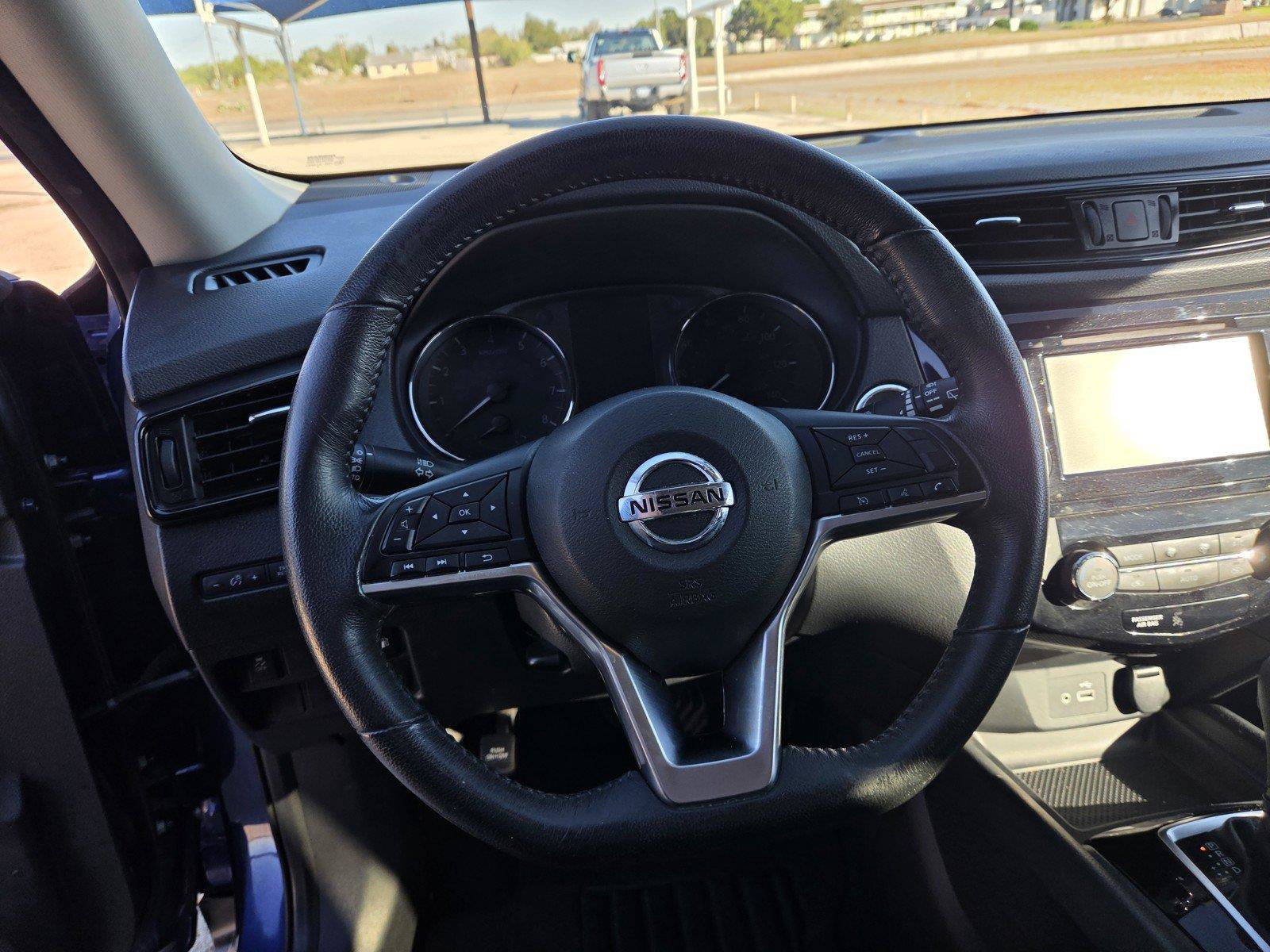 Used 2018 Nissan Rogue SV FWD image 15