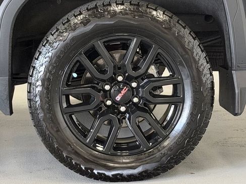 Used 2026 GMC Sierra 1500 Elevation w/ Elevation Select Package AWD/4WD image 8