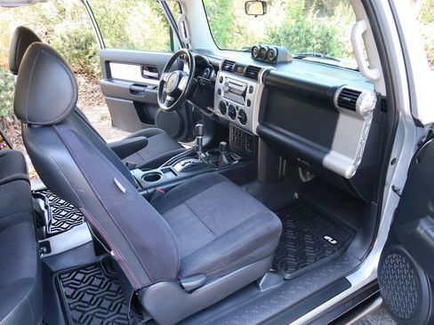 Used 2007 Toyota FJ Cruiser 4WD image 38