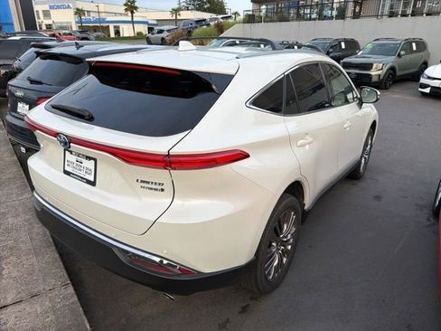 Used 2021 Toyota Venza Limited w/ Advanced Technology Package AWD/4WD image 3