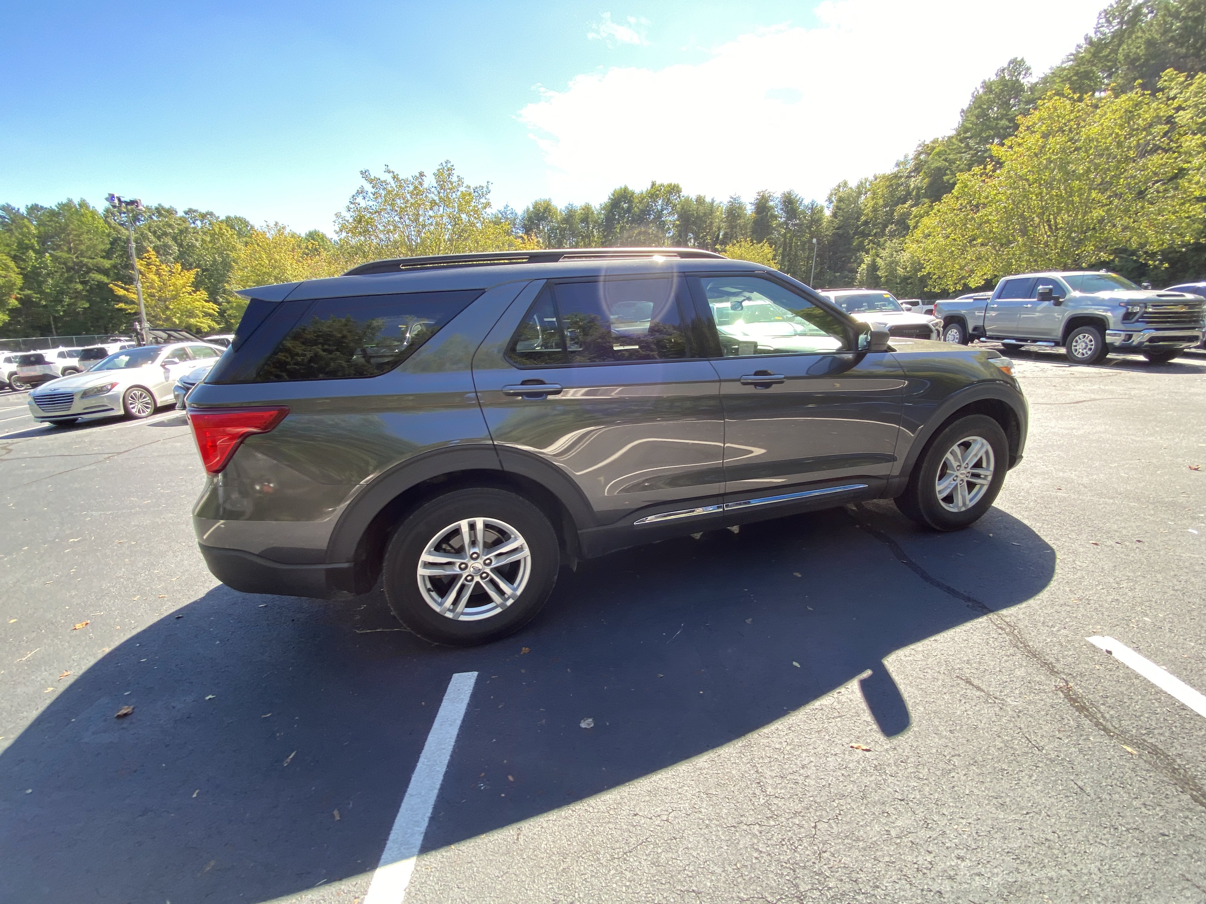 Used 2020 Ford Explorer XLT w/ Class III Trailer Tow Package AWD/4WD image 22