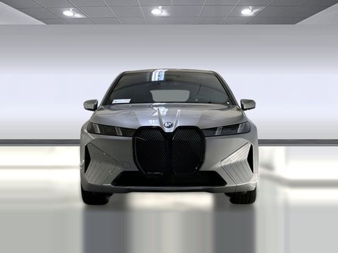 New 2026 BMW iX xDrive60 image 5