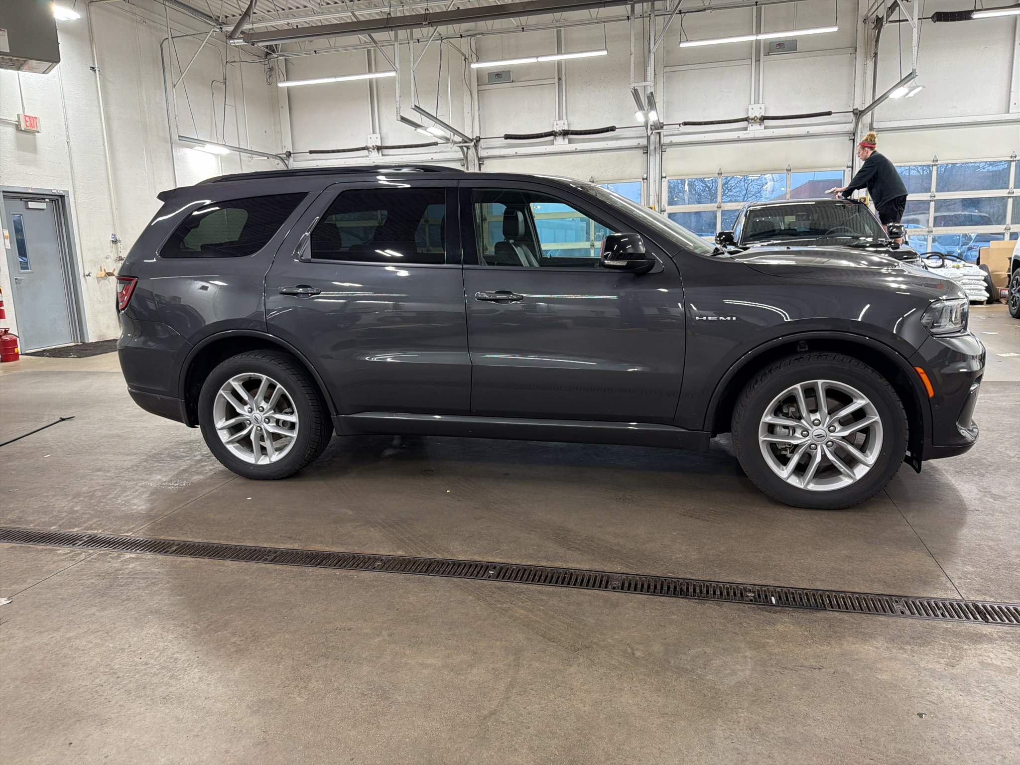 Used 2025 Dodge Durango R/T AWD/4WD image 3