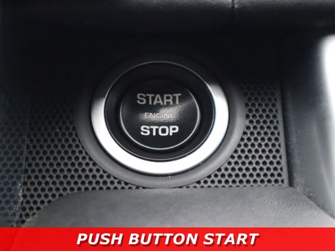 Used 2016 Land Rover Range Rover Sport SVR image 21