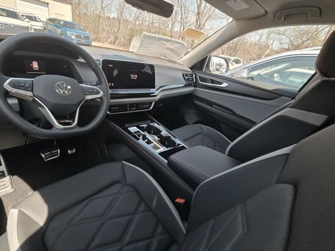 New 2026 Volkswagen Atlas Peak Edition AWD/4WD image 15