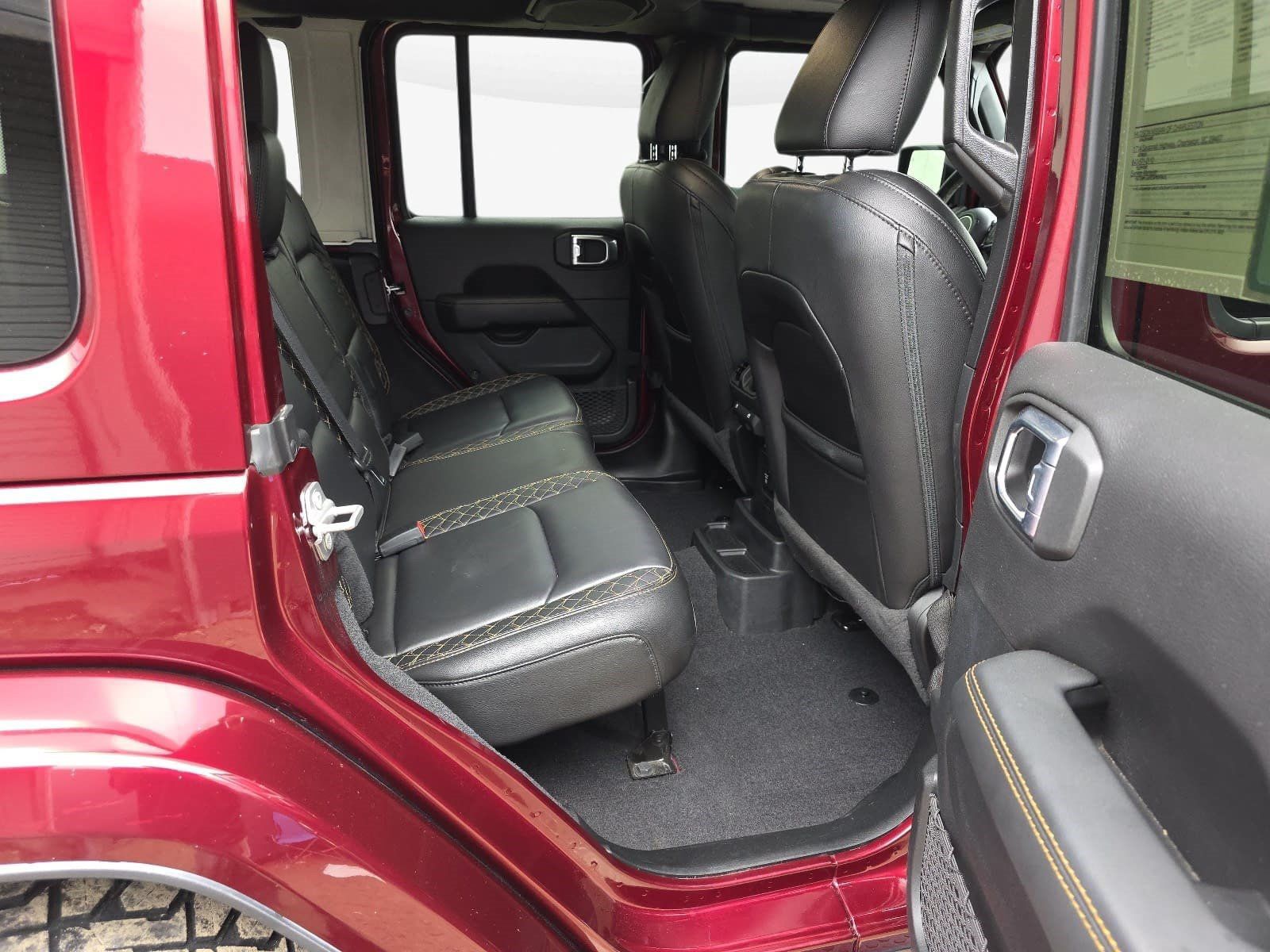 Used 2021 Jeep Wrangler Unlimited Sahara AWD/4WD image 33