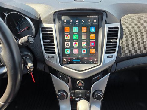 Used 2013 Chevrolet Cruze LT image 16