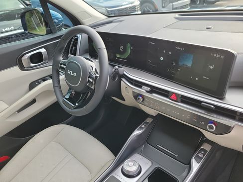 Certified 2025 Kia Sorento EX FWD image 8